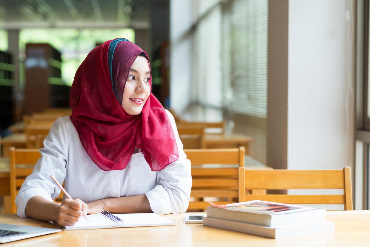 O Level student preparing for exams using Easy Taleem resources
